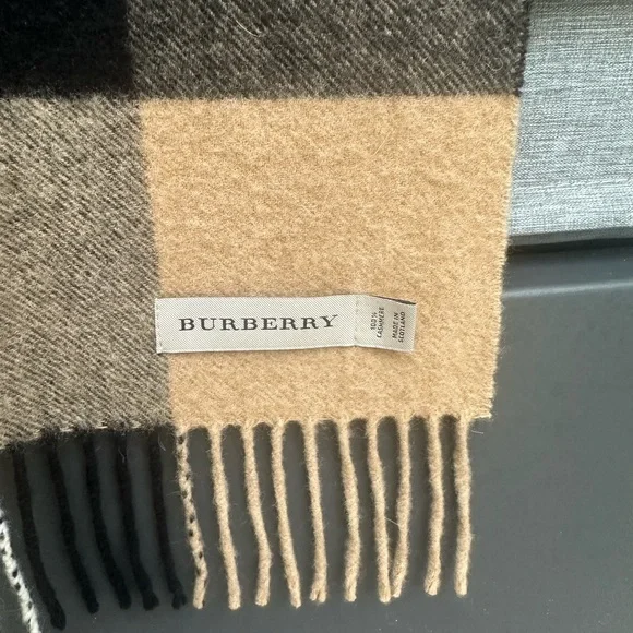 Burberry Checkered Wool Scarf in Tan and Black - Picture 9 of 9